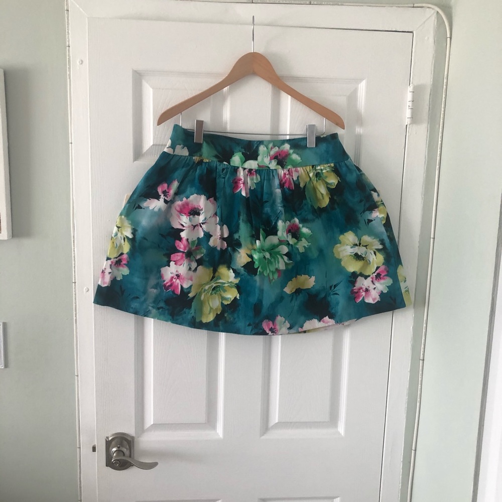 Aqua Garden Floral bubble skirt w pockets Size L